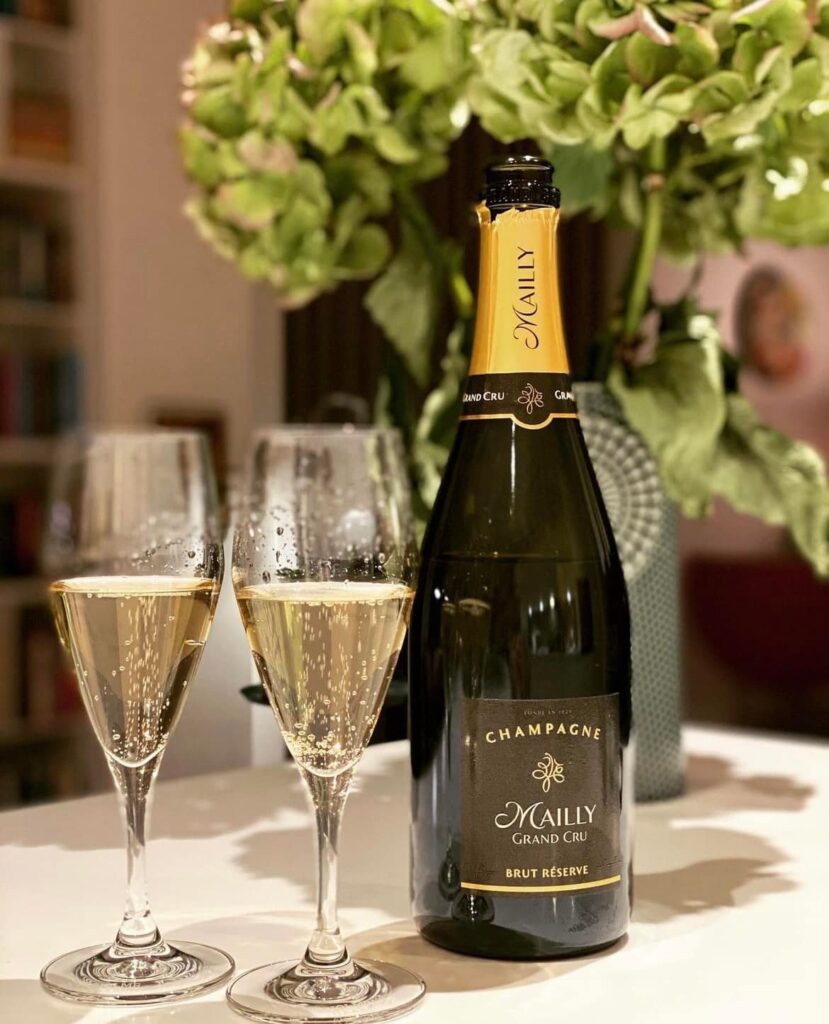 Sử dụng ngay sau khi mở nắp Champagne