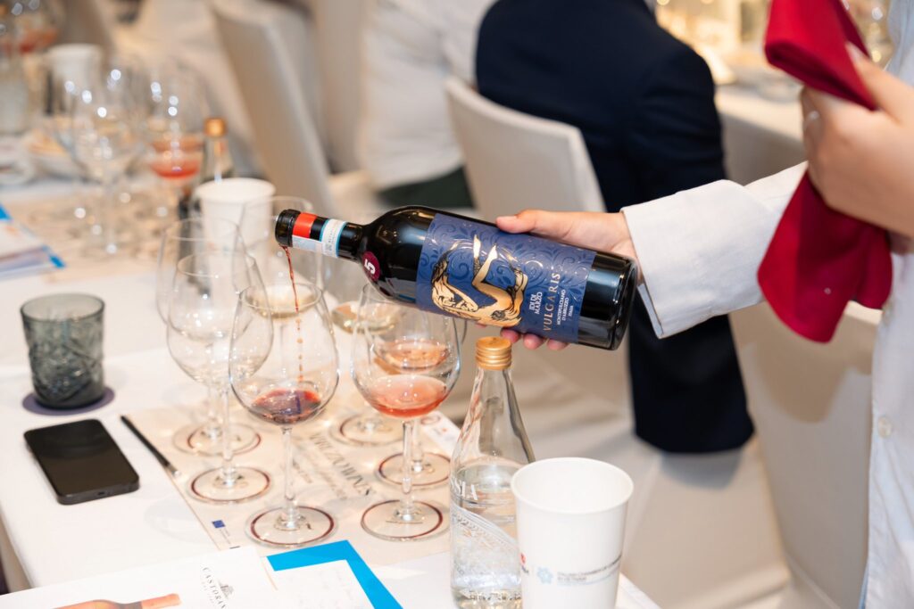 Rượu vang Idi di Marzo – Vulgaris vùng Abruzzo