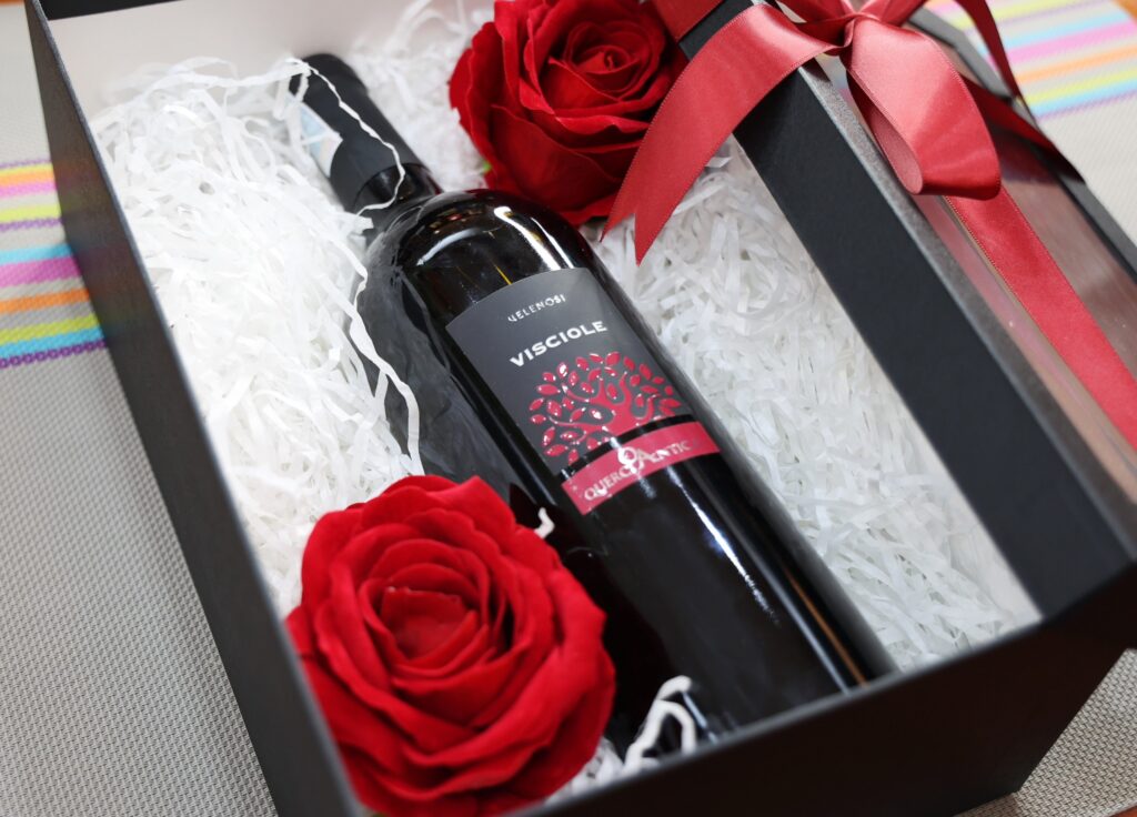 Visciole với dáng chai ấn tượng rất hợp là chai rượu vang dành cho phái nữ