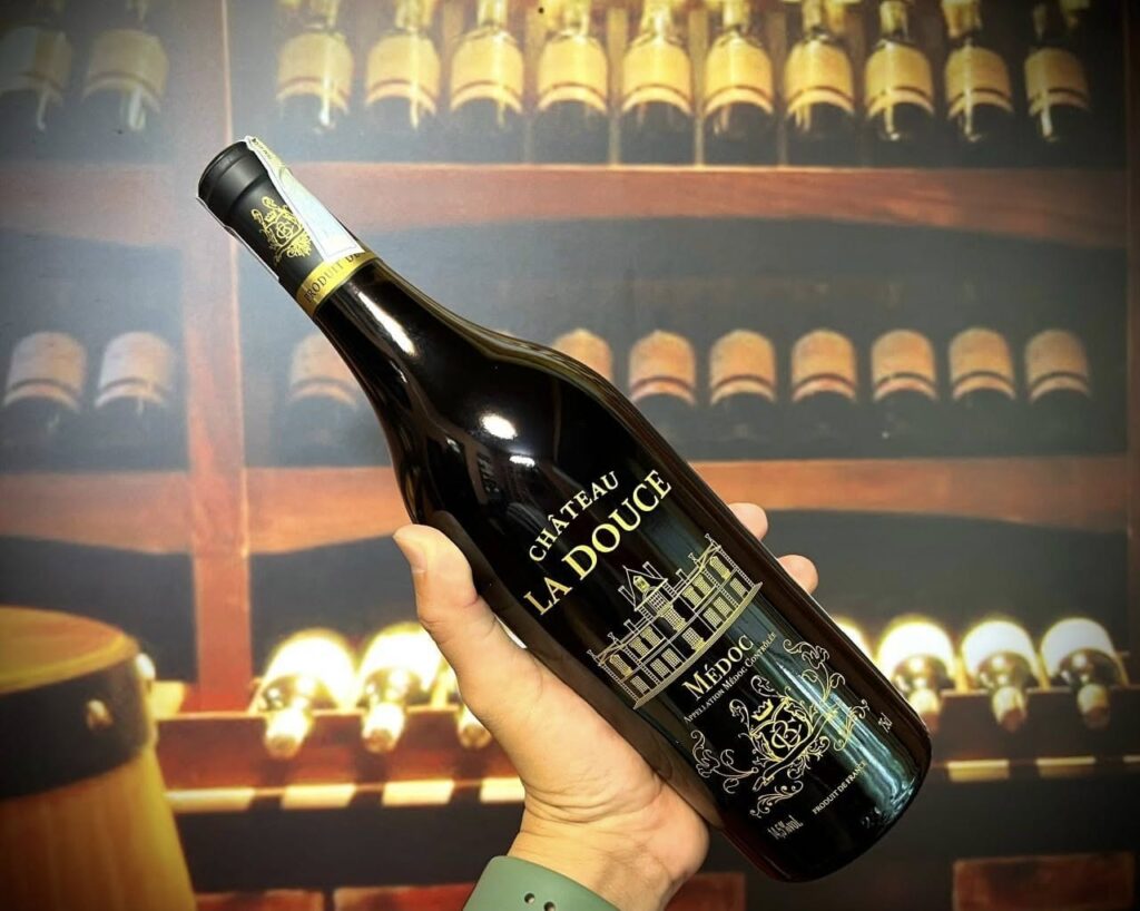 Chai vang đỏ Pháp Château La Douce