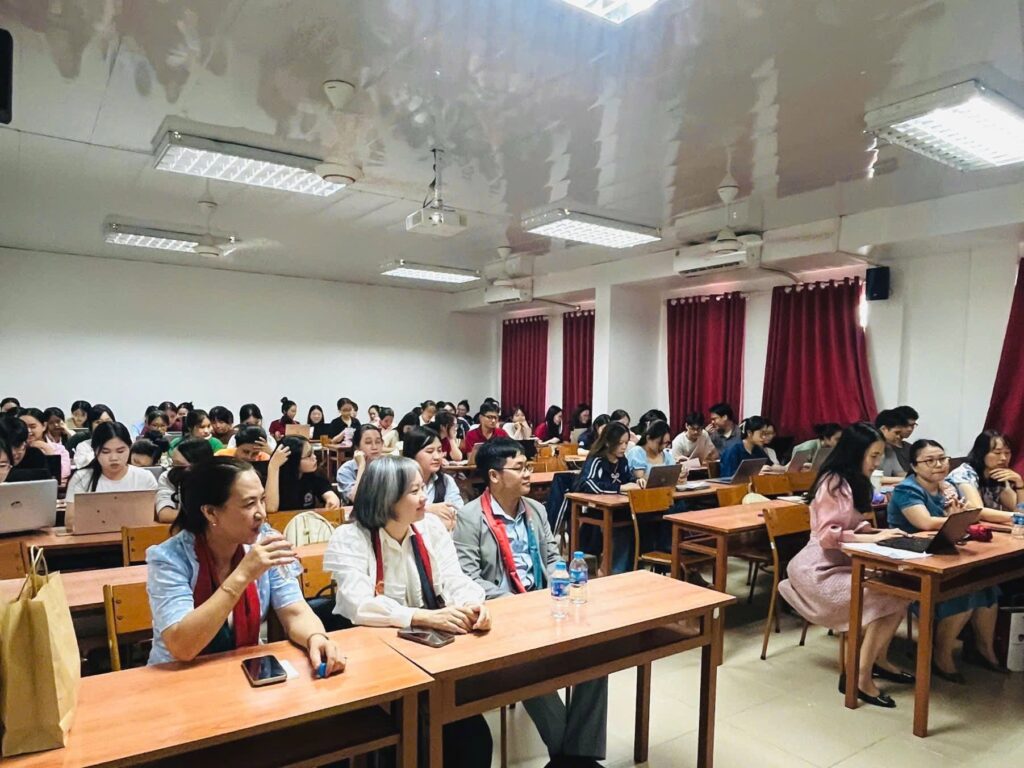 Tọa đàm “Kiến tạo lợi thế nghề nghiệp” cùng Khoa Kế toán – Trường Đại học Kinh tế, ĐHQGHN (UEB)